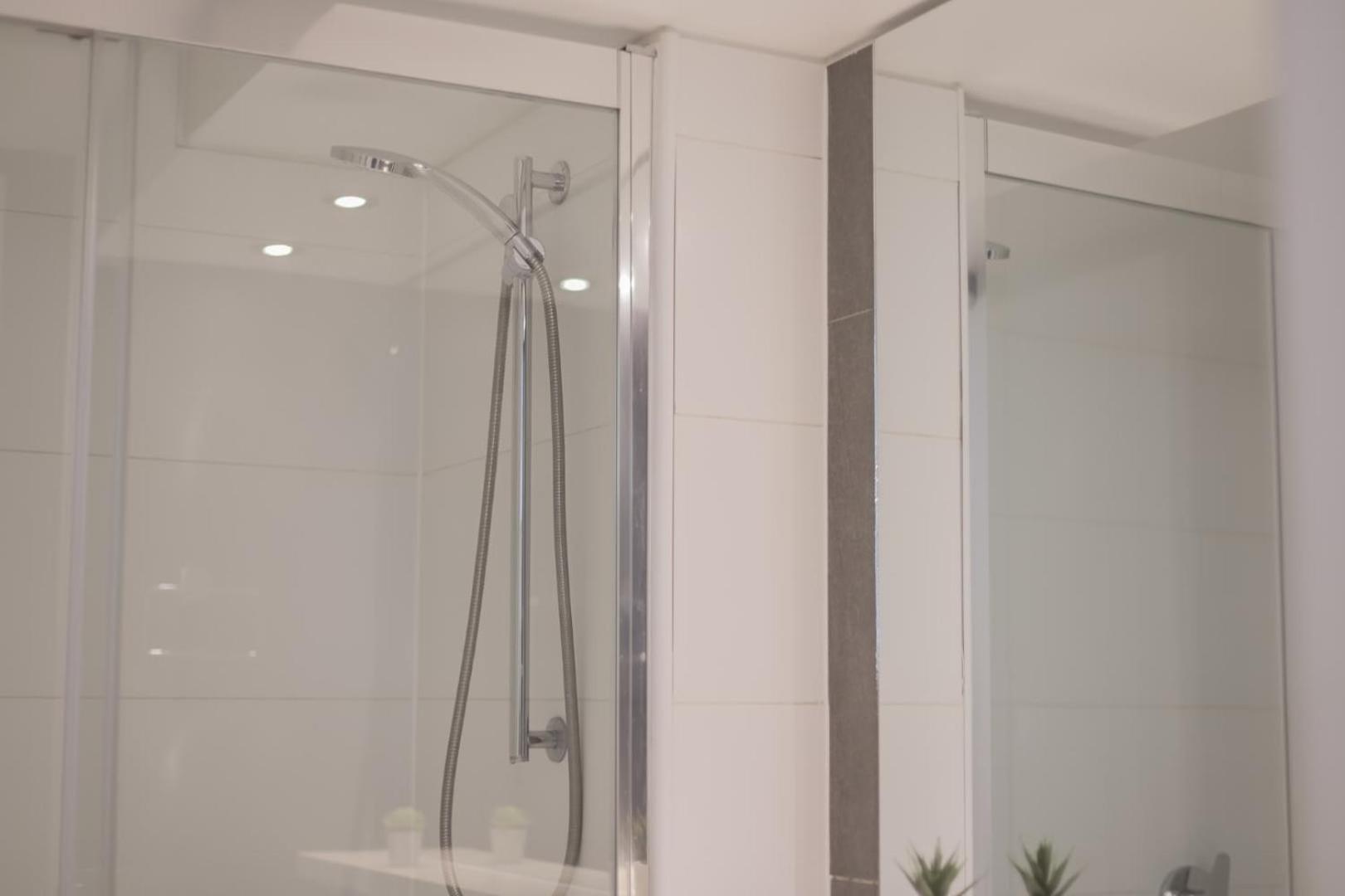 Apartamento Cozy Steps Away From Costanera Center